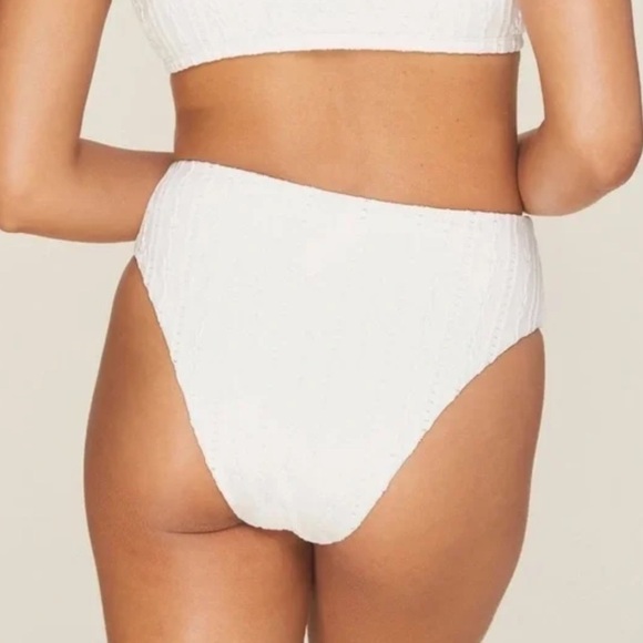 Andie Swim Bermuda Top Blue Floral and 90’s High Waisted Bottom in Coco White XS - Picture 6 of 15